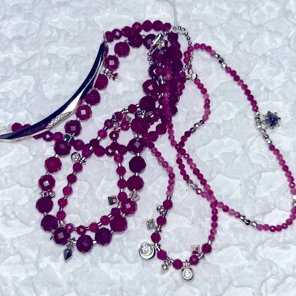 Kendra Scott Supak 5 strand stretch Beaded Bracelet
Burgundy/Maroon/Crimson - Picture 4 of 6